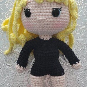Handmade Crochet Doll Inspired by Taylor Swift – Unique Collectible Amigurumi